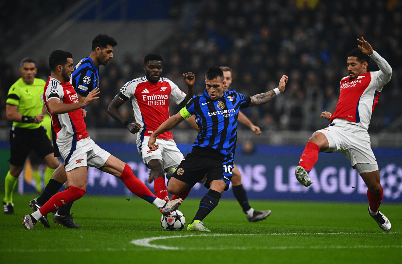 皇马主帅阿隆索发布会解析：维尼修斯状态喜人 青训新星获征召