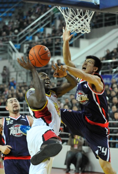 大谷翔平在 2023 经典赛面对意大利时投出 102 英里火球，全场惊呼