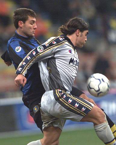 G2爆冷击败GEN拿下开门红，Chovy被打的直挠头，彻底晕了